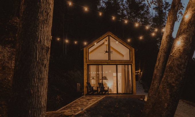 Rogers Cabin | The Naturalist - Tiny Cabin in RRG
