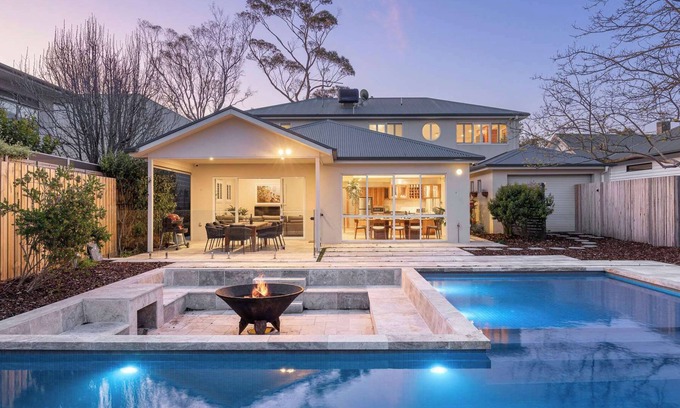 McCrae House | The Nepean - 100m to Beach, Pool & Fire Pit