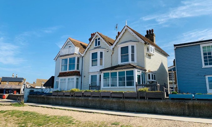 Whitstable House | The Ness