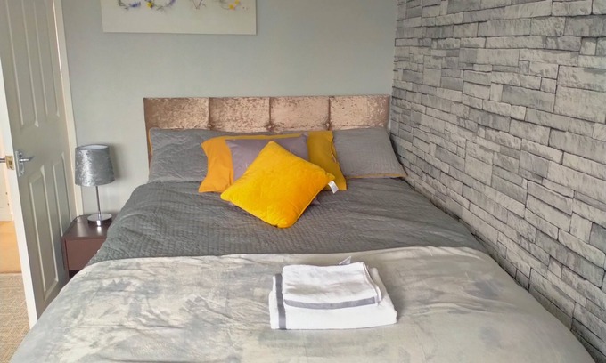 Wednesbury House | The Nest, an Immaculate 3-Bed House in Walsall