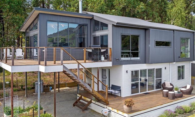 Marysville House | The Nest On Hull - Stylish Home Away From Home