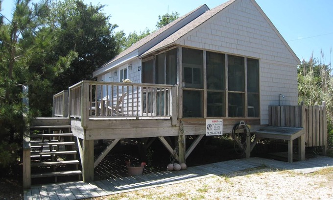 Ocracoke House | The Net House: Quaint Restored Cottage Once a Net House