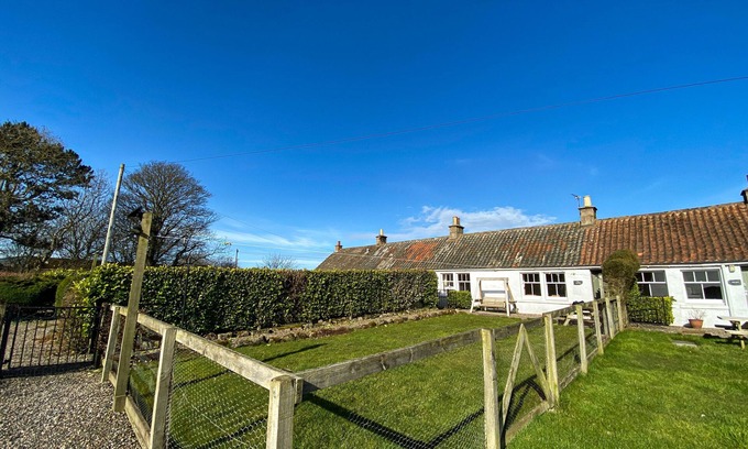 Anstruther Cottage | The Nuttings Cottage - a cottage that sleeps 4 guests in 2 bedrooms