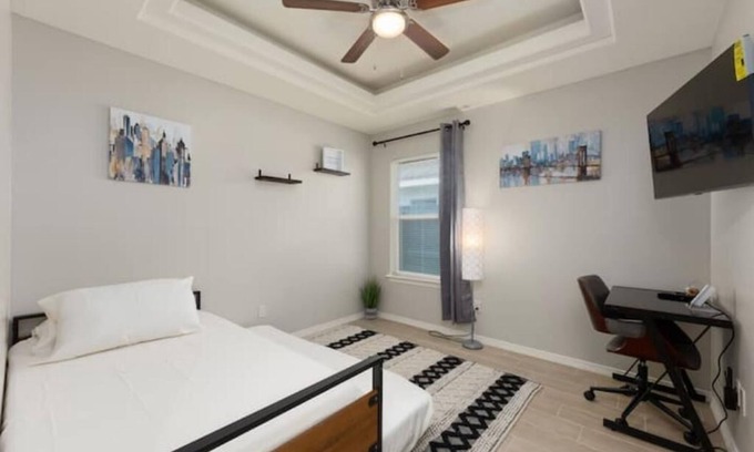 Edinburg Apartment | The Oaks. Spacious 3Br/2Ba.Gated/Parking