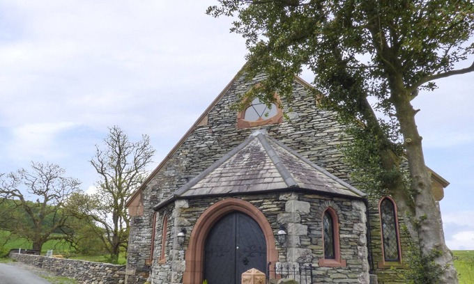 Lowick Cottage | THE OLD CHAPEL, pet friendly, luxury holiday cottage in Spark Bridge