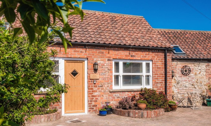 Skipsea Cottage | THE OLD MILKING PARLOUR, pet friendly in Skipsea