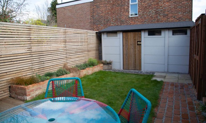 South Hinksey House | The Old Post Office - Bright & Modern 4BDR Townhouse with Private Garden