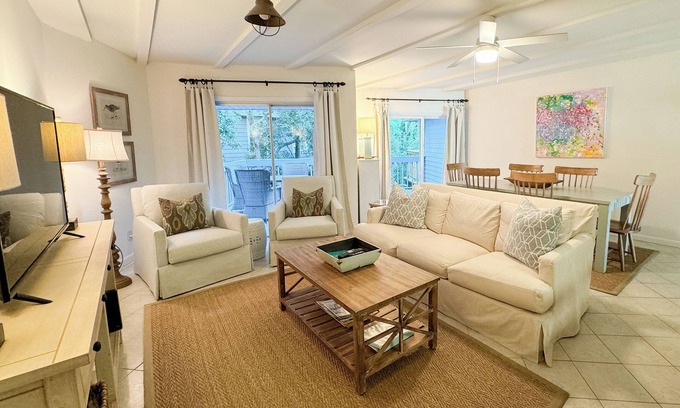 Saint Simons Island House | The Olive Shell- condo steps to the beach