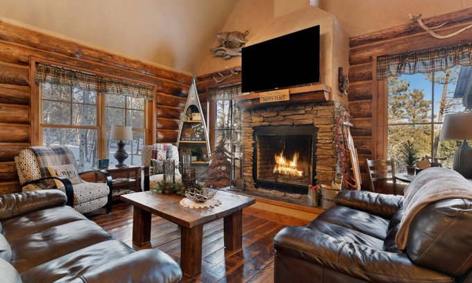 Deadwood Cabin | The Outback-Access to Pool!