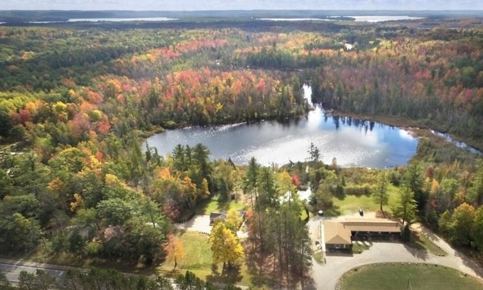 Interlochen Condo | The Overlook Just outside Traverse CitynSleeps 4 Private Deck with Amazing Views