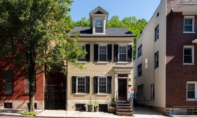 Jim Thorpe House | The Owl House on Broadway – Historic Home with 3 King Bedrooms and 3.5 Baths