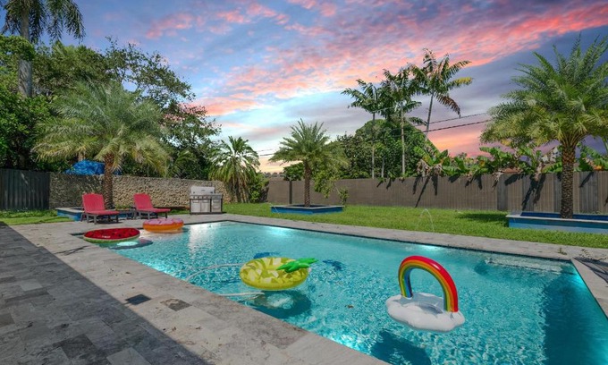 Cutler Bay House | The Palms/Big Pool/Foosball/Pool Table
