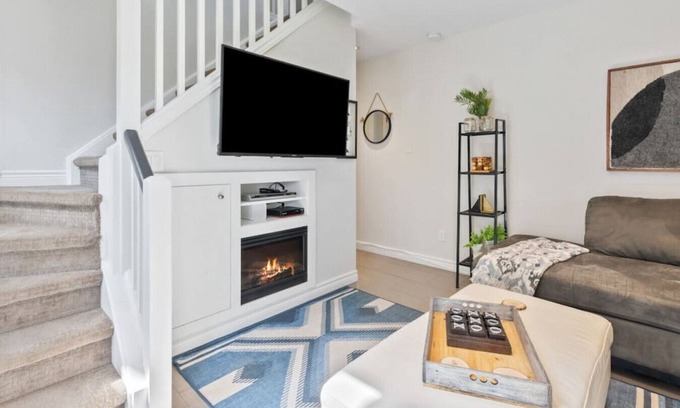 Craigleith Apartment | The Parker Slopeside: Hot Tub + Mountain Views