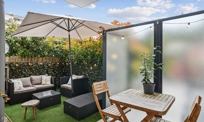 Suresnes Apartment | The Peaceful - with terrace and private parking