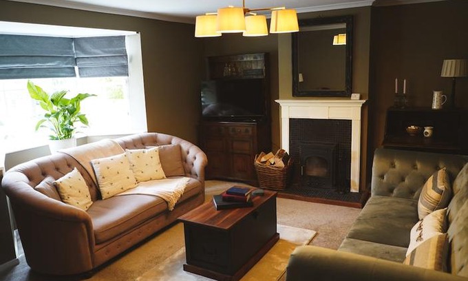 Chelsworth Hotel | The Peacock Inn