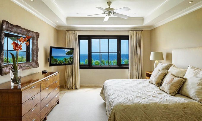 Derricks Apartment | The Pearl - A Luxurious And Stylish Beachfront Condo On The Exclusive West Coast