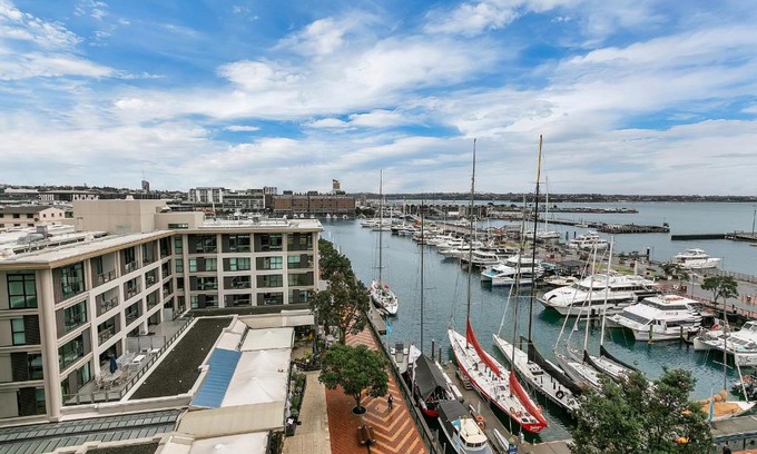 Auckland Central Business District Apartment | The Penthouse