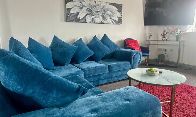 South Shore Apartment | The Penthouse Suite Pleasure Beach 3Bed Apartment