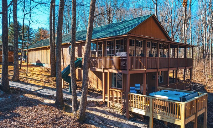 Monteagle Cabin | The perfect cabin for a large group!