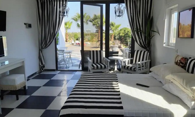 Kiti Apartment | The Pervoli Studio - Pool - Close to Beach