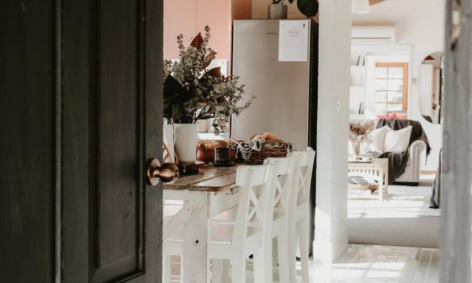 Bywong House | The Pine Tree Cottage - Charming cottage close to Canberra