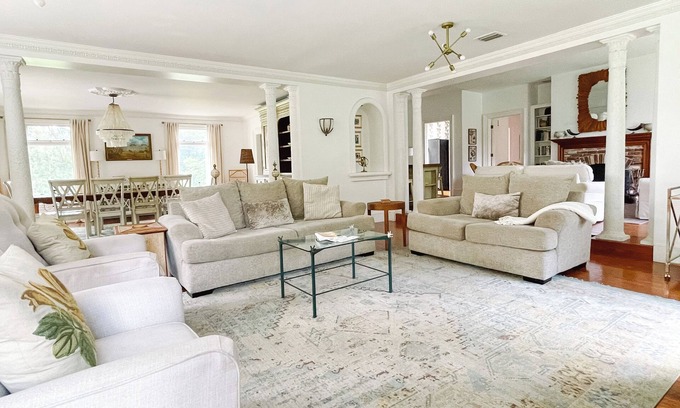 Lakeland House | The Pink House at Crews Lake Ranch, a 240-acre Estate ~ 40mi. from Disney