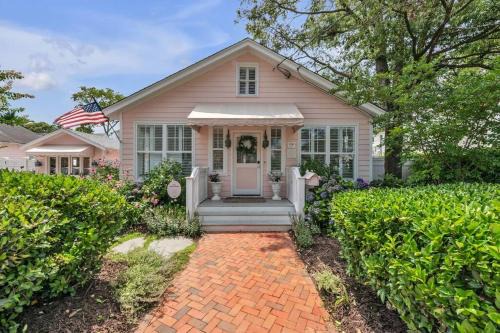 Northeast Virginia Beach House | The Pink House