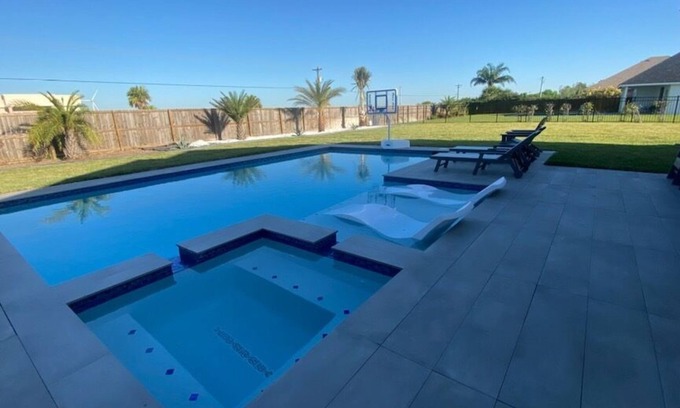Laguna Vista House | The Playful Oasis -25CC