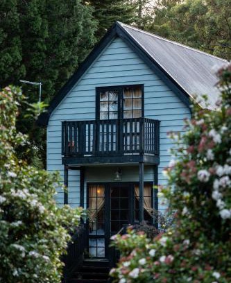 Strahan Hotel | The Quarters