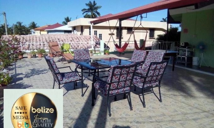 Bella Vista Hotel | The Red Hut Inn