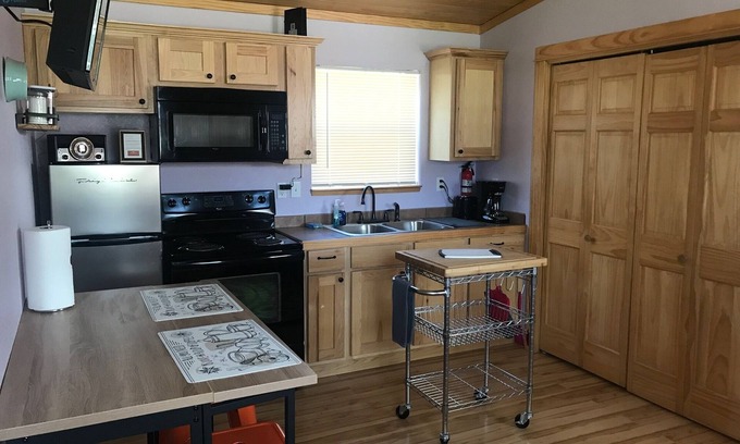 Coram Apartment | The Red Station by Glacier - Apartment #1 with AC and laundry