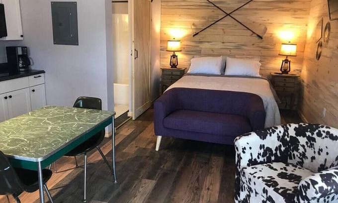 Coram Cabin | The Red Station by Glacier - Cabin #8 with AC and laundry