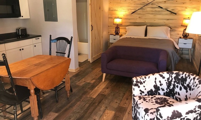 Coram Cabin | The Red Station by Glacier - Cabin #9 with AC and laundry