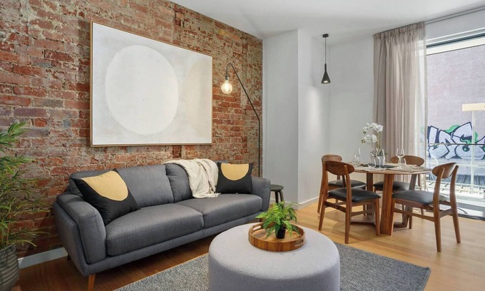 Hobart Central Business District Apartment | The Retreat at Saddlers House with Private Balcony