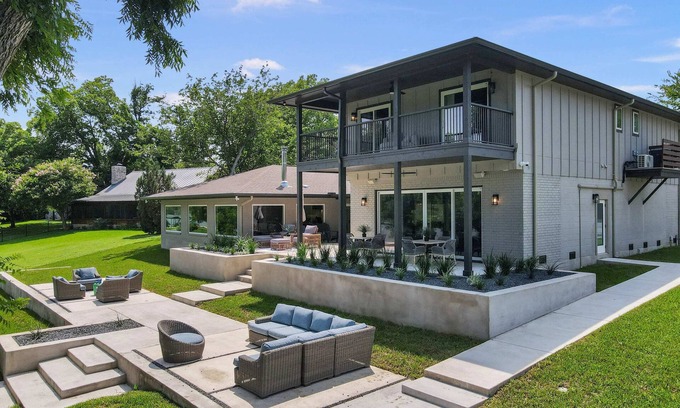 Marble Falls House | The Retreat on Lakeshore | Concierge Services