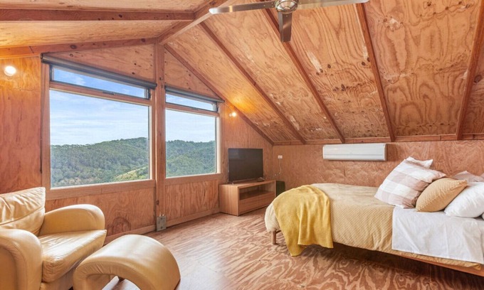 Apollo Bay House | The Reverie Barn - Sauna & Views