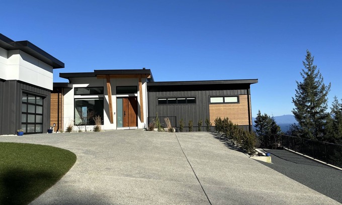 Regional District of Nanaimo Apartment | The Ridge Suite-Vancouver Island