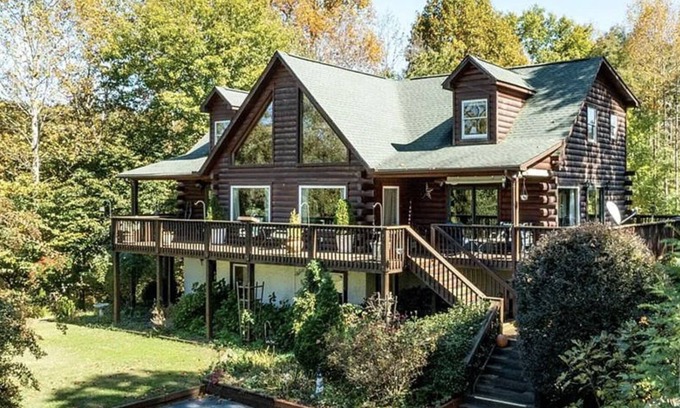 Rutherfordton House | The Ridgetop Getaway