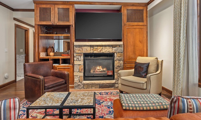 Aspen Condo | The Ritz-Carlton Club | Two-Bedroom WR Residence 2410, Ski-in & Ski-out Resort in Aspen Highlands