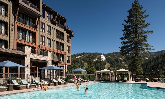 Truckee Apartment | The Ritz-Carlton, Lake Tahoe 3 bedroom/ 3 1/2 bathroom