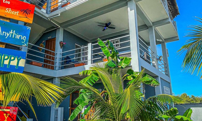 Caye Caulker Apartment | The rooftop views will leave you breathless—a 360-degree sea view to the horizon