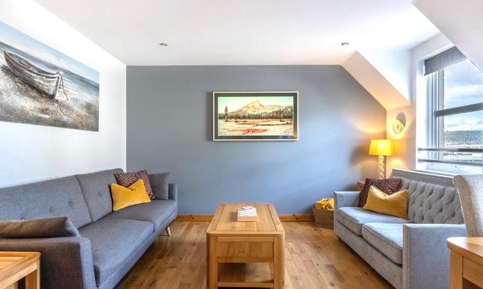 Inverness City Centre Apartment | The Rooftops Reservation
