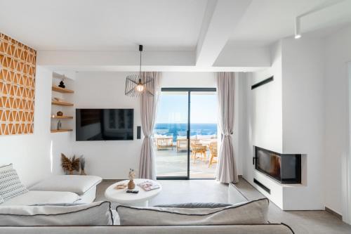 Mpatsi Apartment | The Royal Blue Andros