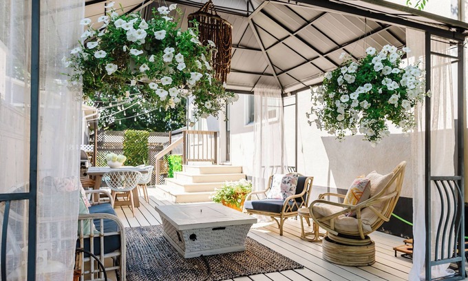 South Central House | The Royal Boheme Gorgeous Bungalow with a Backyard Deck