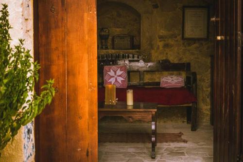 Gortyna House | The Royal Stonehouse : Sophia