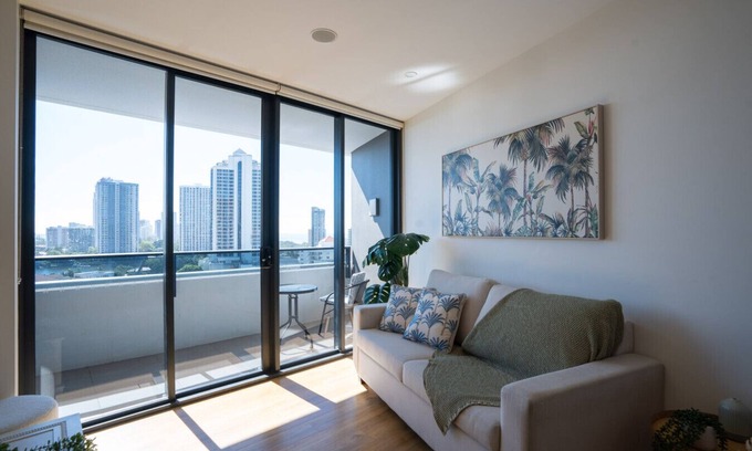Surfers Paradise Apartment | The Ruby Retreat Surfers