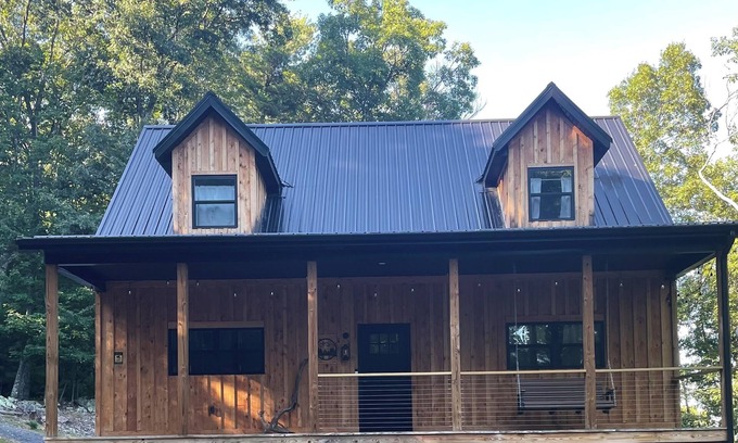 Upper Tract Cabin | The Rusty Lantern! Enjoy peace and quiet in this cozy mountain cabin! Free WiFi