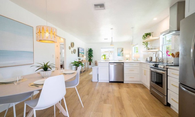Bonita Shores House | The Sabal Palm - Brand New Everything