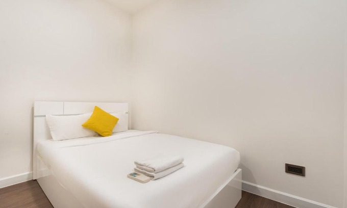Bach Dang Riverside Apartment | The Saigon Royal in Center pool view