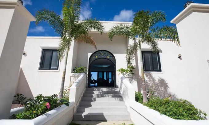 Indigo Bay Apartment | The Sanctuary Oceanfront 3 BDR
